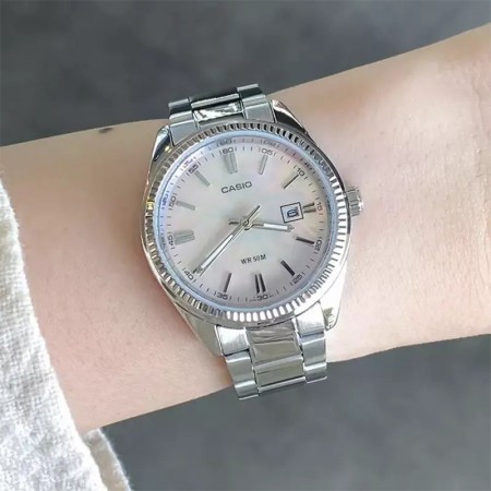 Casio LTP-1302DS-4A LTP-1302DS-4A